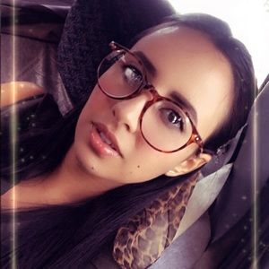 Meet your Posher, Marian